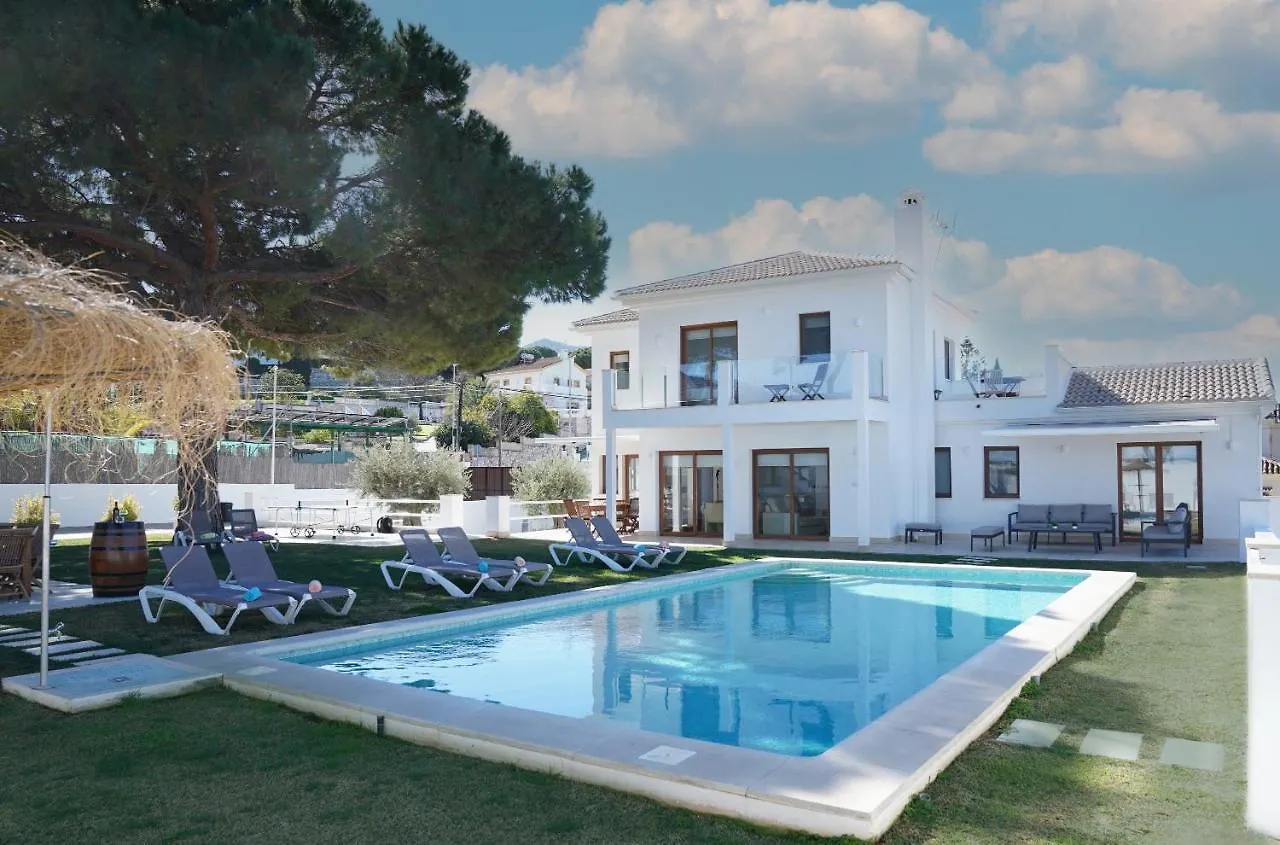 Tess Villa Maria location